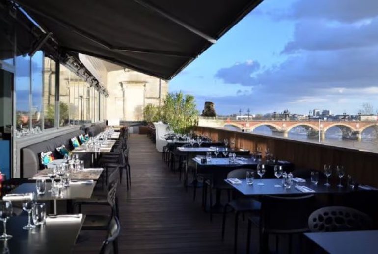 restaurant sur les quais à bordeaux